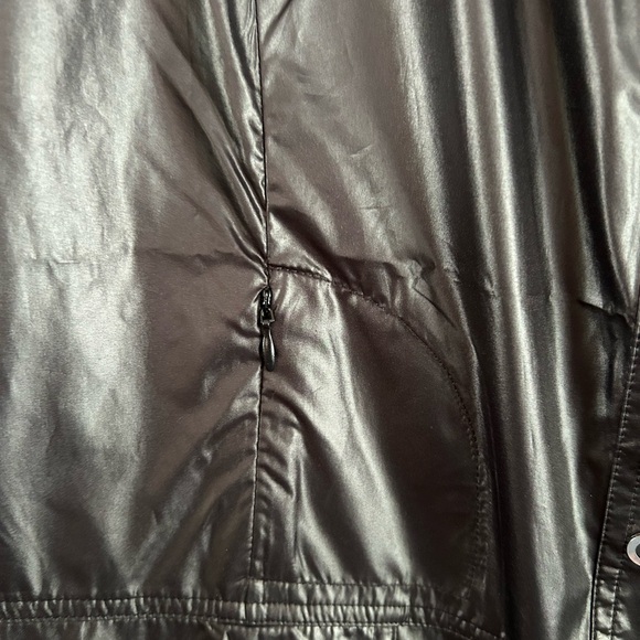 DKNY,black,golfjacket,never worn,8 pockets snap front,side vent,mandarin collar - Picture 7 of 8